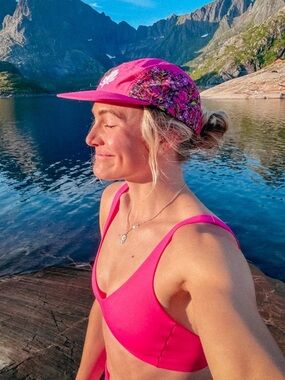 Rachel Pohl Art Paintbrush + Asters // 5 Panel Hat NWT